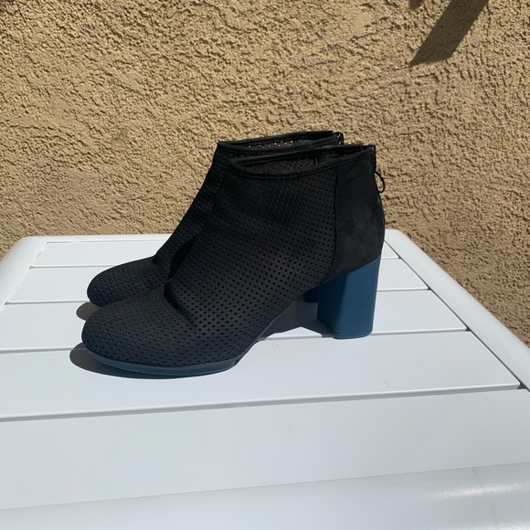 Camper Miriam Perforated Black leather blue heel booties 7.5-8 (European 38) - Picture 4 of 16